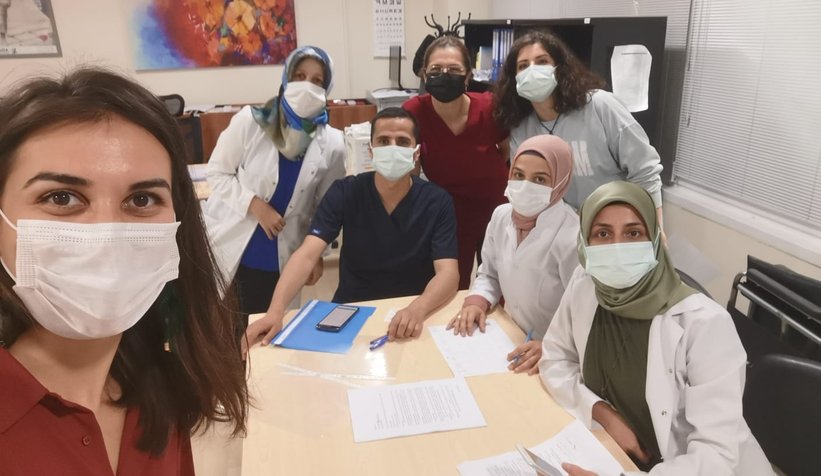 Akyazılılardan aşı çadırına yoğun ilgi