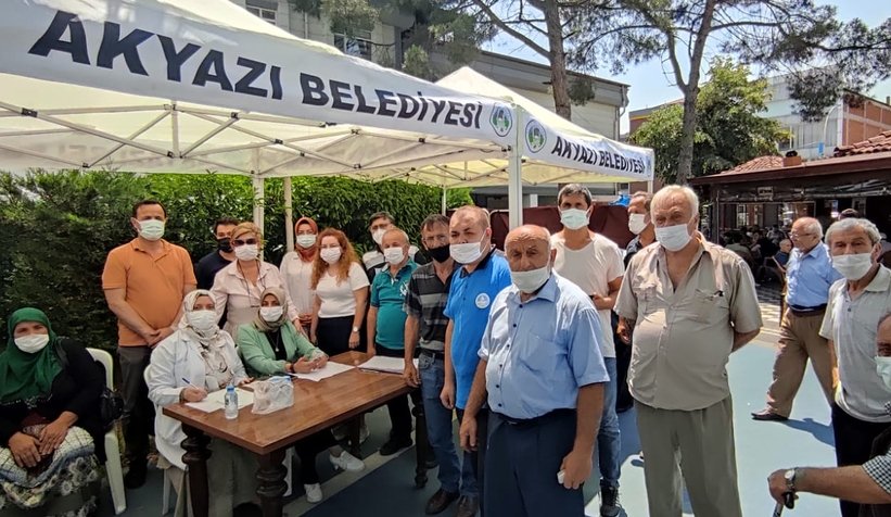 Akyazılılardan aşı çadırına yoğun ilgi
