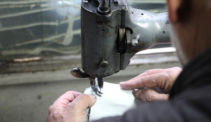 Alaattin Usta minyatür ayakkabılarıyla rekorlar kitabına girmek istiyor