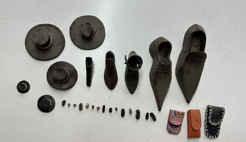 Alaattin Usta minyatür ayakkabılarıyla rekorlar kitabına girmek istiyor