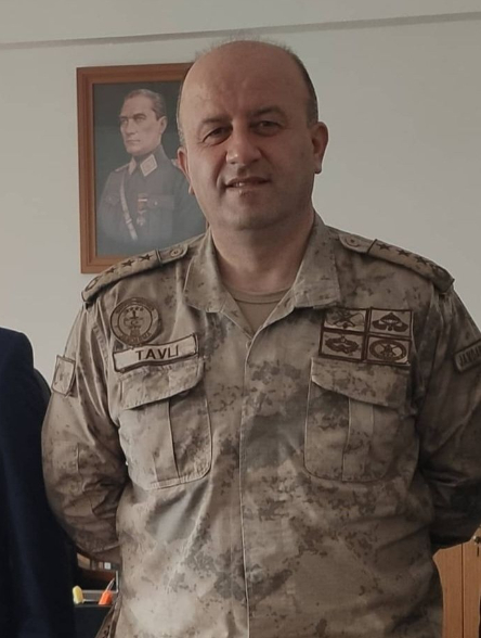 albay-naim-tavli-topraga-verildin1kzwgpouw