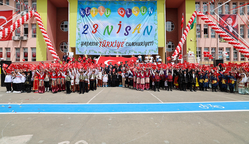 alemdar-miniklerin-bayram-coskusuna-ortak-oldubdbvoesruu