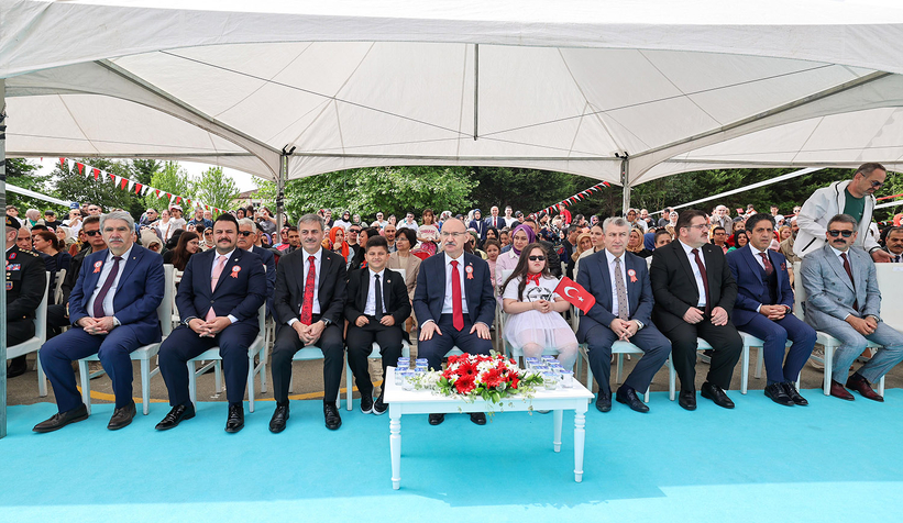 alemdar-miniklerin-bayram-coskusuna-ortak-oldubdbvoesruu