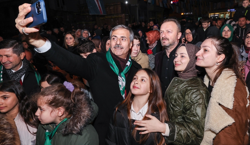 Alemdar seçim çalışmalarına Serdivan ile devam etti