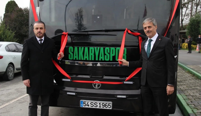 alemdardan-sakaryaspora-yeni-takim-otobusureftoelmoe