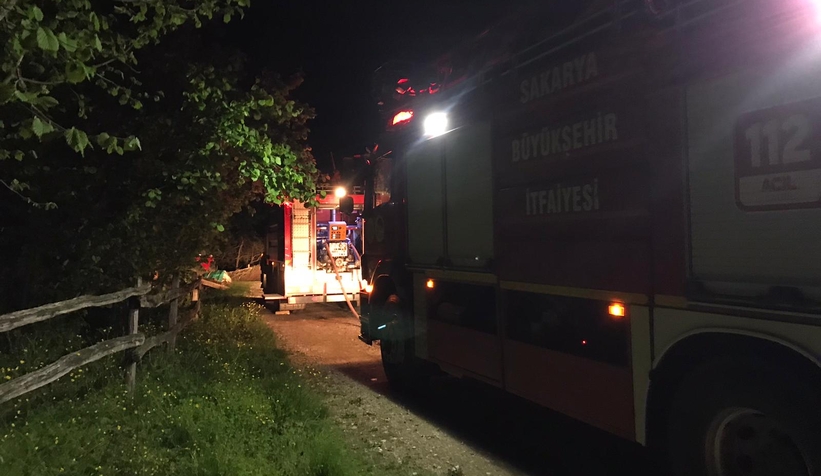 Alev alev yanan depoda kundaklama şüphesi