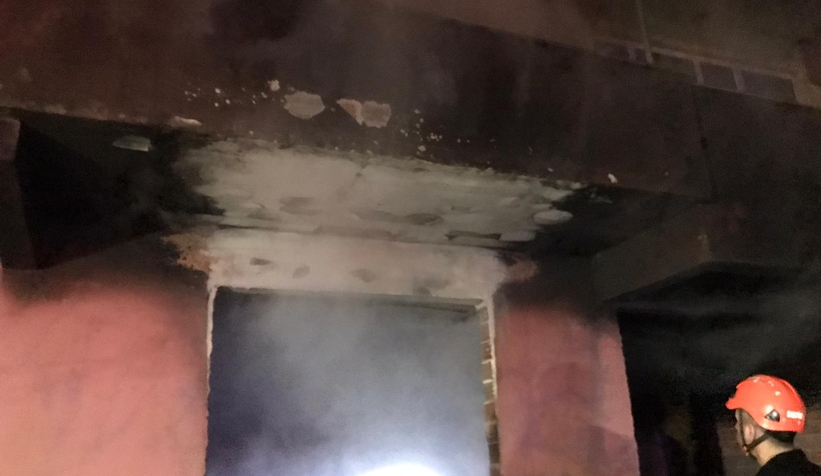 Alev alev yanan depoda kundaklama şüphesi