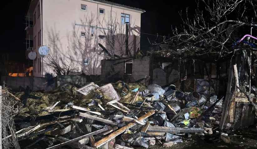 Alevler geceyi aydınlattı