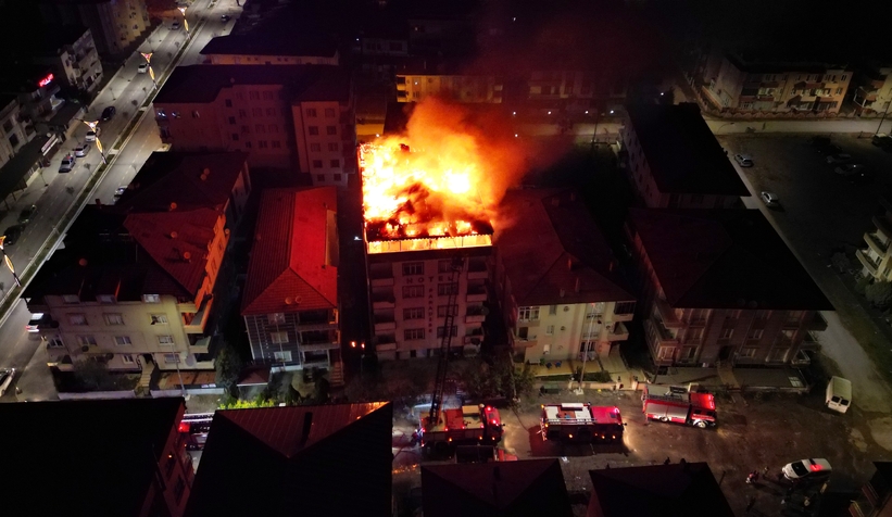 alevler-geceyi-aydinlattiv1puqwpgve
