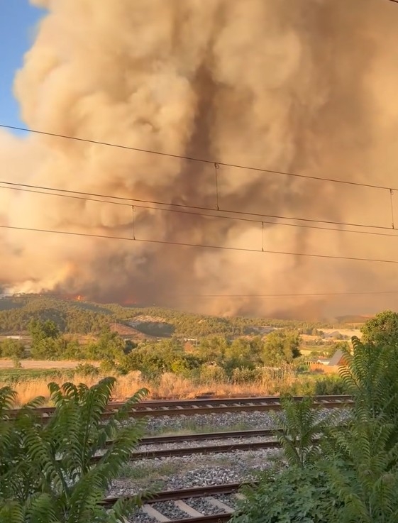 Alevler Geyve’den Osmaneli’ye ulaştı: 4 köy boşaltıldı!