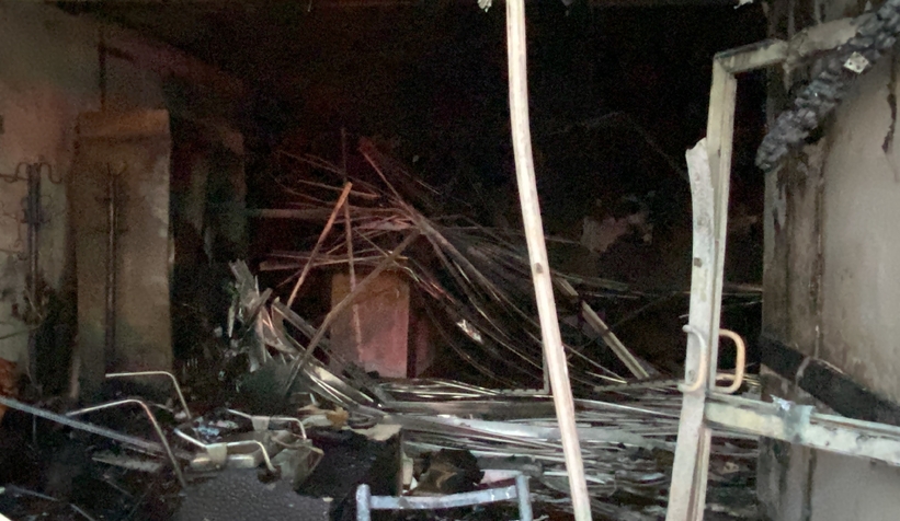 Alevlere teslim olan kafe küle döndü