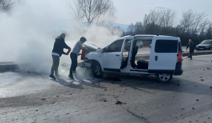ali-inci-ve-4-kisi-yaralanmisti-kazanin-hemen-sonrasinda-bu-goruntu-cekildiq245tnpewg