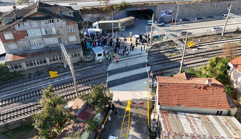 Alifuatpaşa Hemzemin Geçidi 11 yıl sonra açıldı