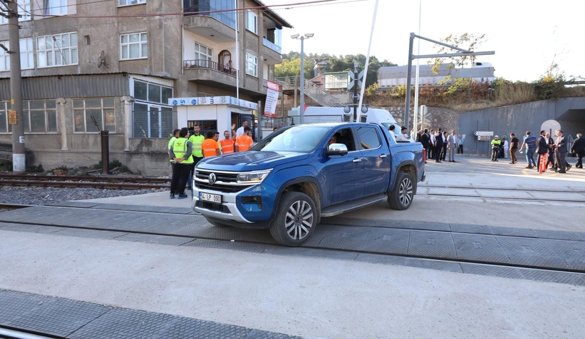Alifuatpaşa Hemzemin Geçidi 11 yıl sonra açıldı