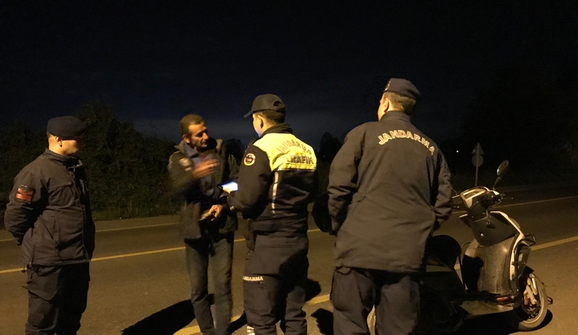 Alkollü motosikletli kaza yaptı