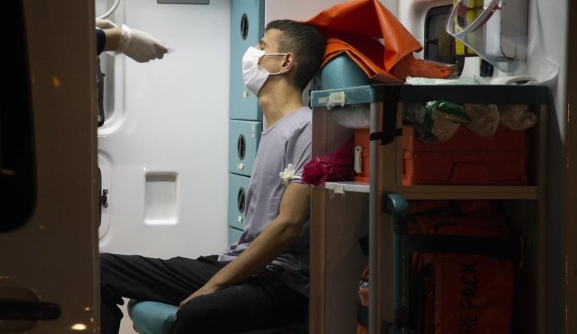 Alkollü sürücü kontrol noktasına daldı: 1’i polis memuru 3 yaralı