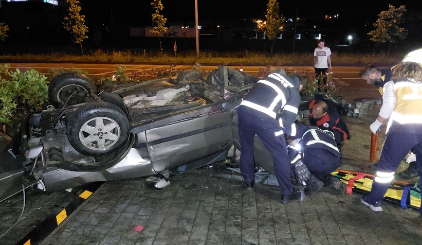 alkollu-surucu-sakaryali-aileden-4-kisiyi-hayattan-kopardiu0t5chdccd