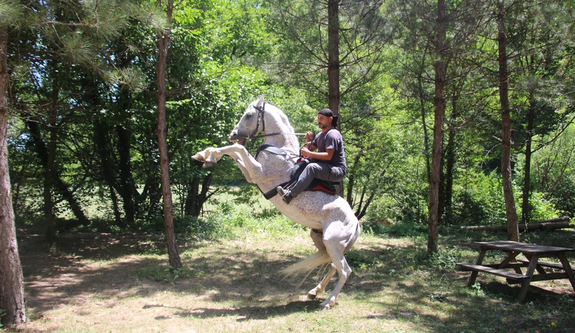 Allah denilince şaha kalkıyor