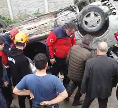 Alt yola uçan otomobilde 1 kişi yaralandı