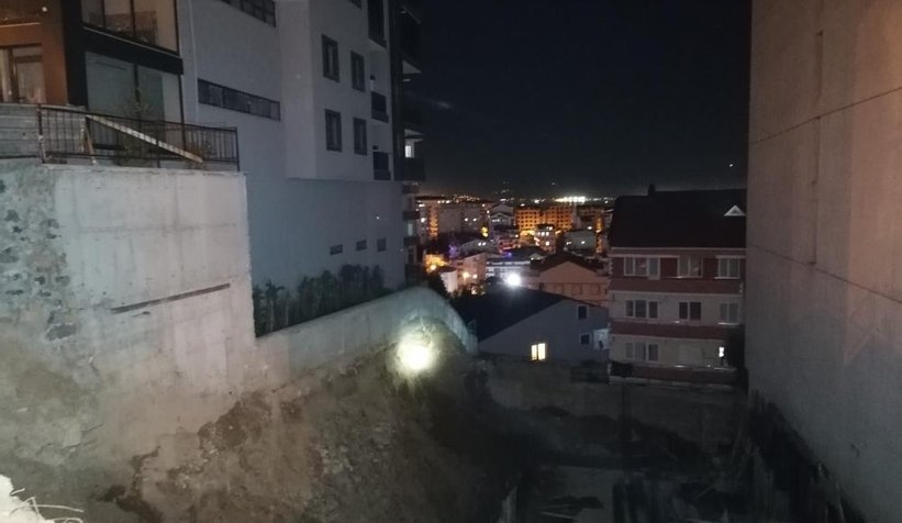Altı katlı binada çökme tehlikesi, tahliye edildiler