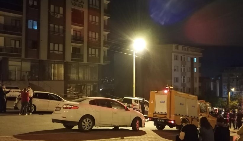 Altı katlı binada çökme tehlikesi, tahliye edildiler