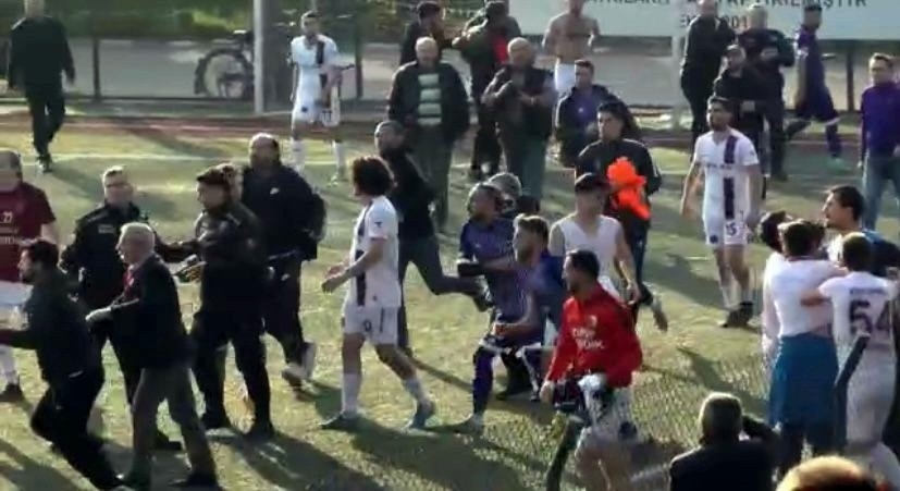 amator-ligde-yumruklar-havada-ucustun2fga2s5c2