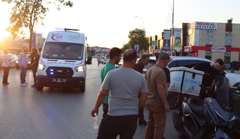 Ambulans ile motosiklet çarpıştı