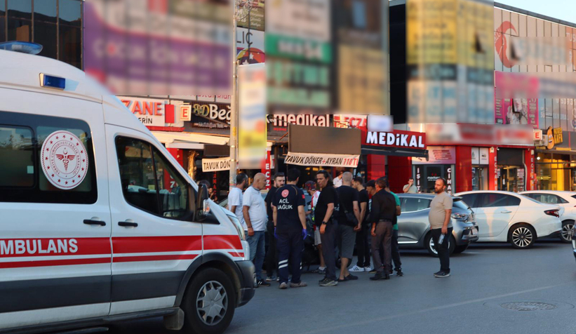 Ambulans ile motosiklet çarpıştı