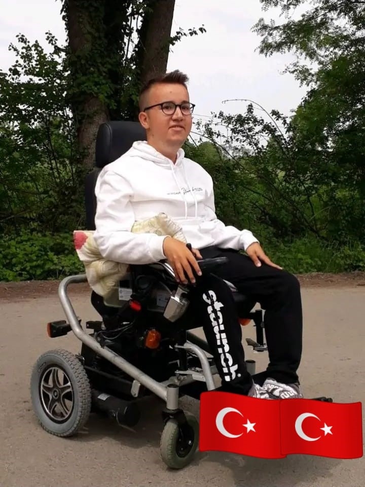 amcasinin-oglunun-atla-gel-istegine-gercekten-atla-geldiukmvrhntqj