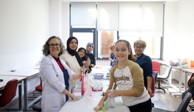 anne-cocuk-atolyeleri-500-cocuk-ve-annesini-bir-araya-getirdidgpqywfurh