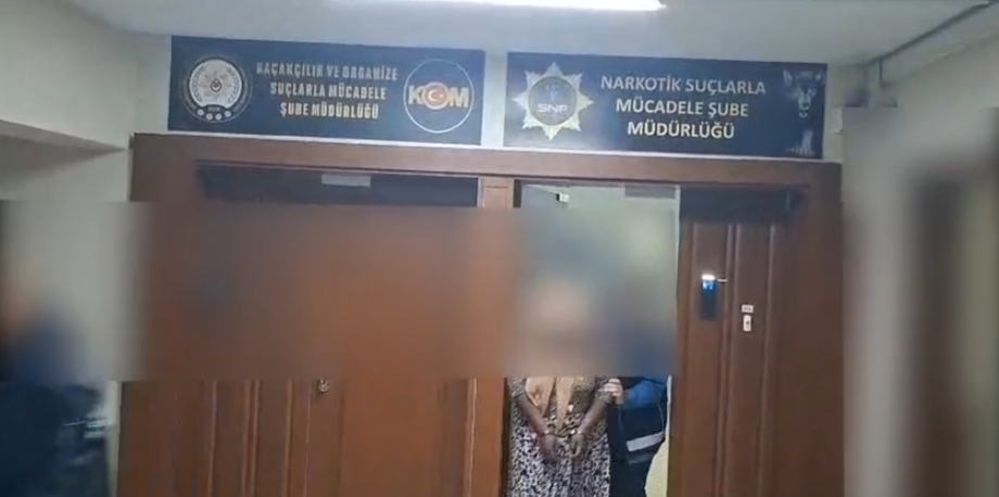 anne-ve-oglu-uyusturucu-saticisi-ciktisthrvm5jow