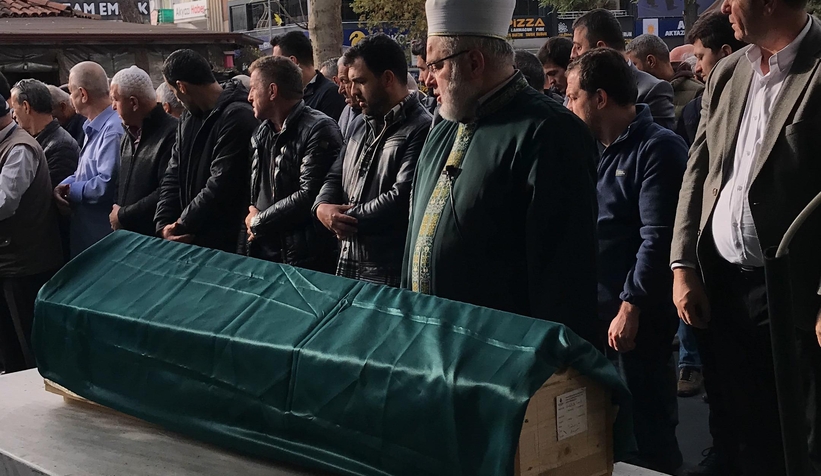 Annesi böbreğini vermişti 2,5 yaşındaki İpek melek oldu