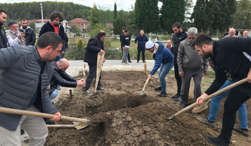 Annesi böbreğini vermişti 2,5 yaşındaki İpek melek oldu