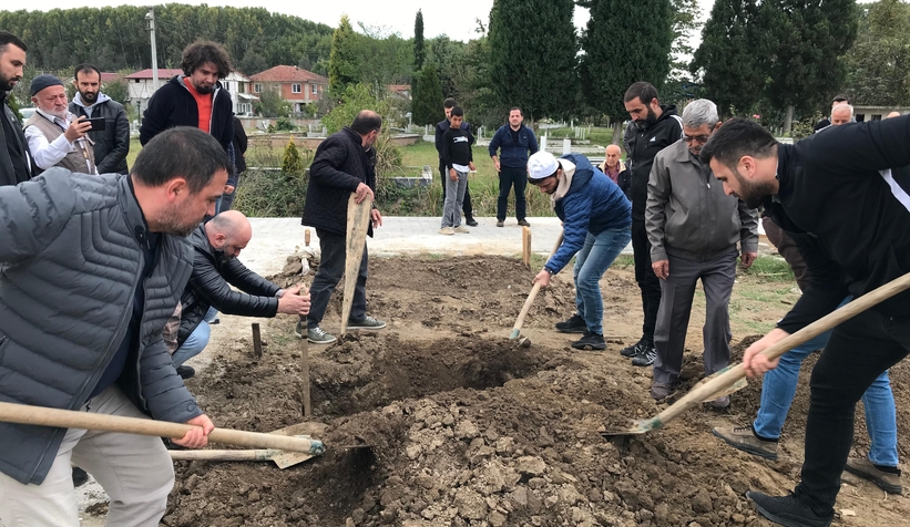 Annesi böbreğini vermişti 2,5 yaşındaki İpek melek oldu