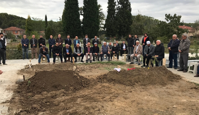 Annesi böbreğini vermişti 2,5 yaşındaki İpek melek oldu