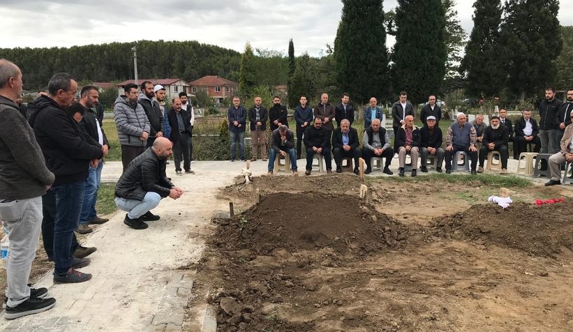 Annesi böbreğini vermişti 2,5 yaşındaki İpek melek oldu