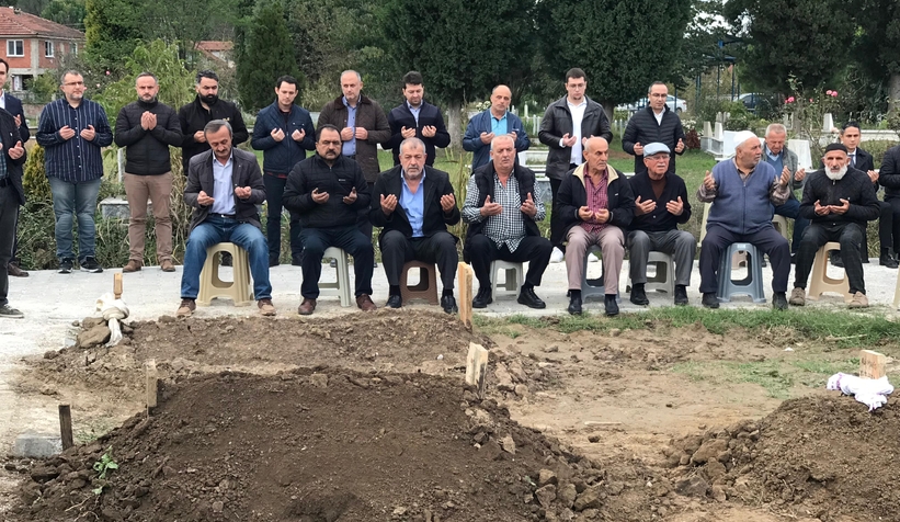 Annesi böbreğini vermişti 2,5 yaşındaki İpek melek oldu