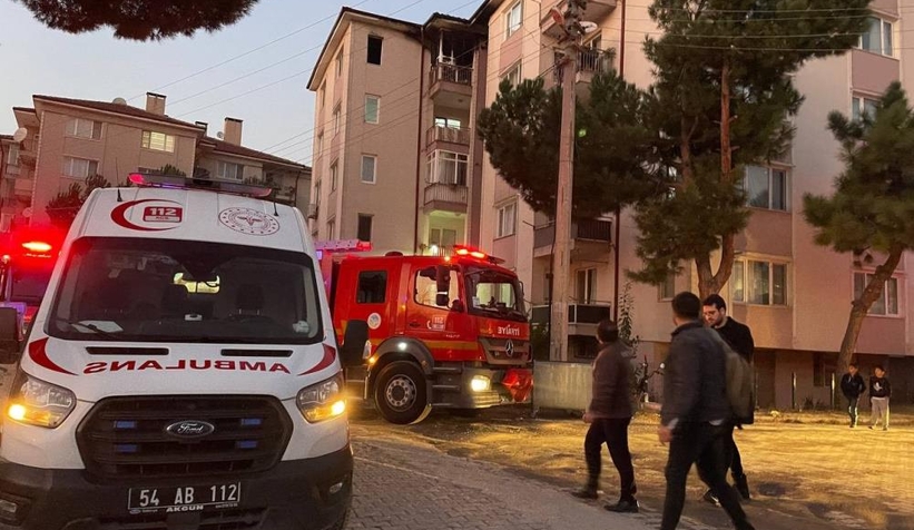 Apartman dairesi alev alev yandı