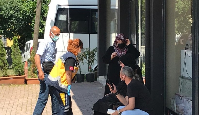 arac-durmadan-inmek-isteyen-kadin-yolcu-duserek-hastanelik-oldutuplm1rlt0
