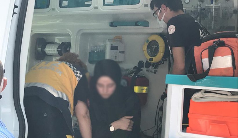 arac-durmadan-inmek-isteyen-kadin-yolcu-duserek-hastanelik-oldutuplm1rlt0