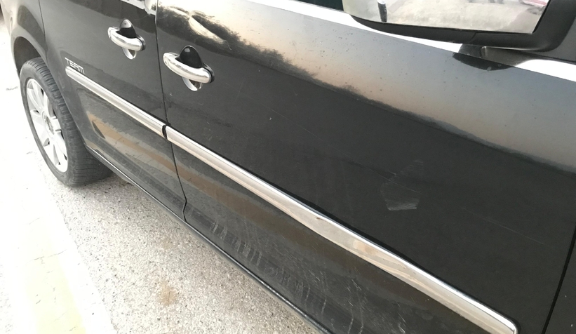 Araç elektrikli bisiklete çarptı: 2 yaralı