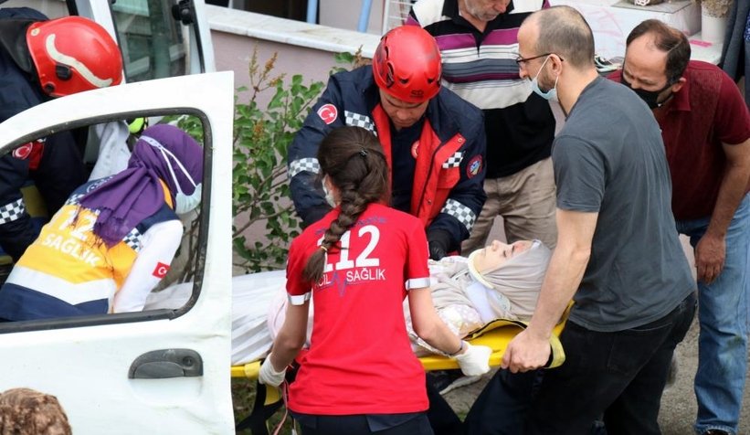 Araç site bahçesine uçtu; 3'ü çocuk 5 kişi yaralı