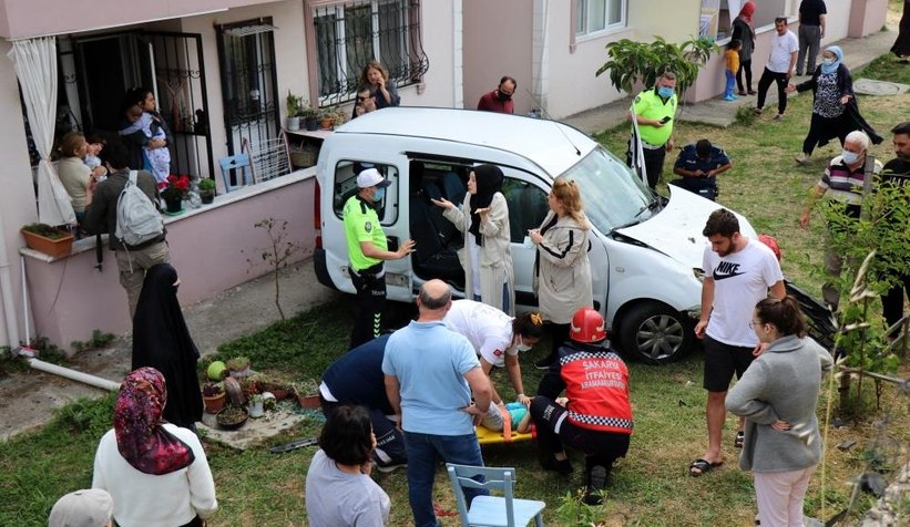 Araç site bahçesine uçtu; 3'ü çocuk 5 kişi yaralı