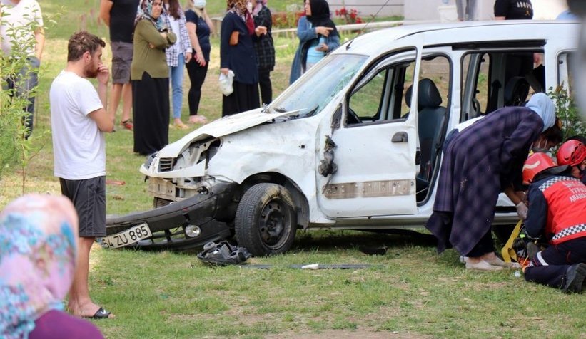 Araç site bahçesine uçtu; 3'ü çocuk 5 kişi yaralı