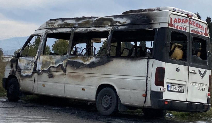 Aracı ateşe verip yaktı