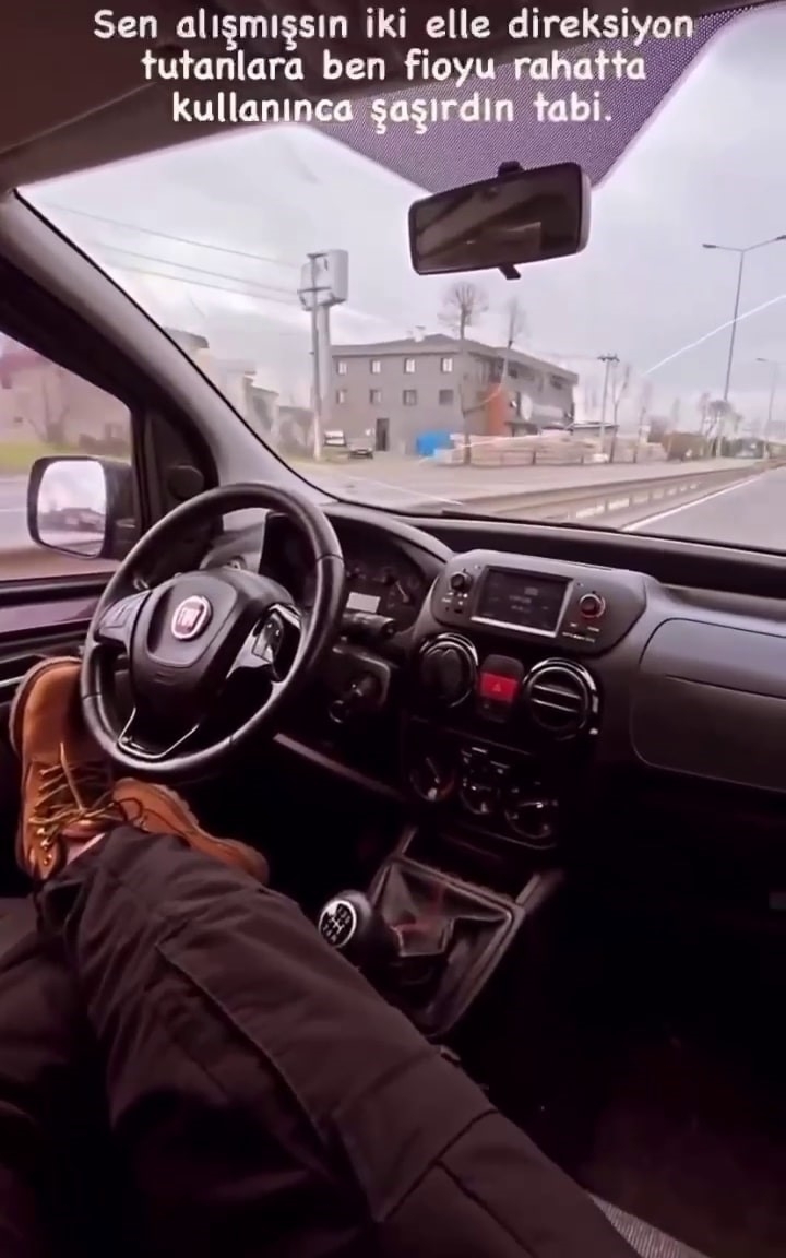 Aracı ayakları ile kullanıp paylaşmıştı, cezadan kaçamadı