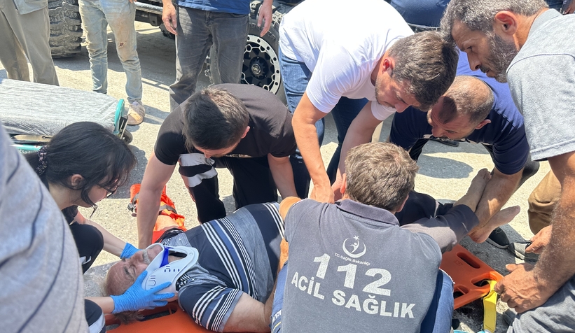 Aracın aynasının çarptığı motosikletli düşüp yaralandı