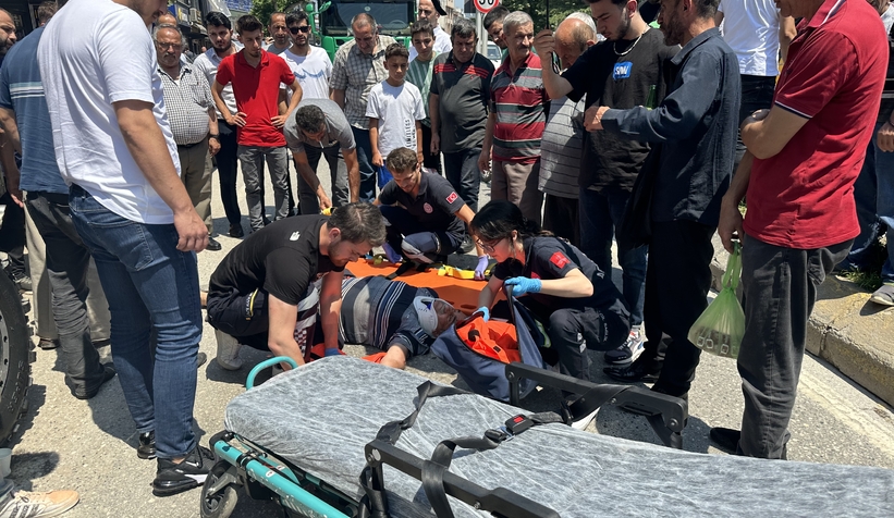 Aracın aynasının çarptığı motosikletli düşüp yaralandı