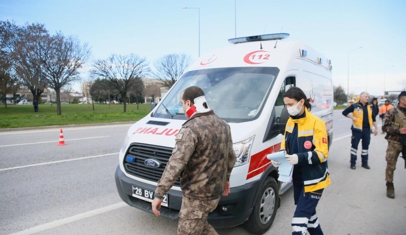 araciyla-polis-noktasina-dalarak-takla-atti-5i-polis-6-yaralim2dtc2pcdj