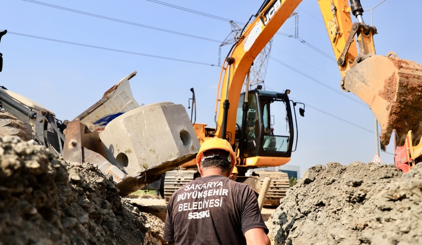 Aras Caddesi'nde çalışmalar sürüyor